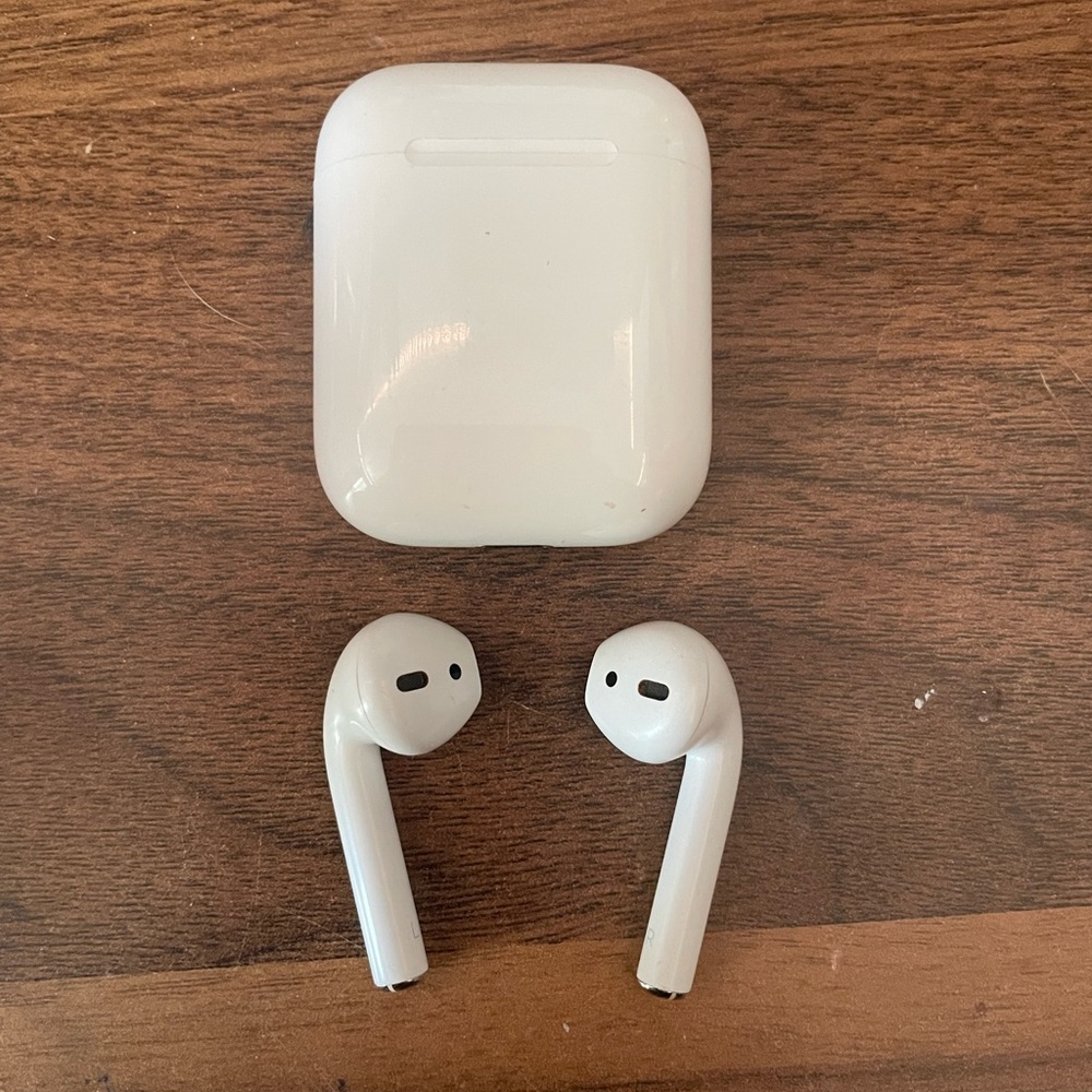 Wireless Airpods with Charging Case - White